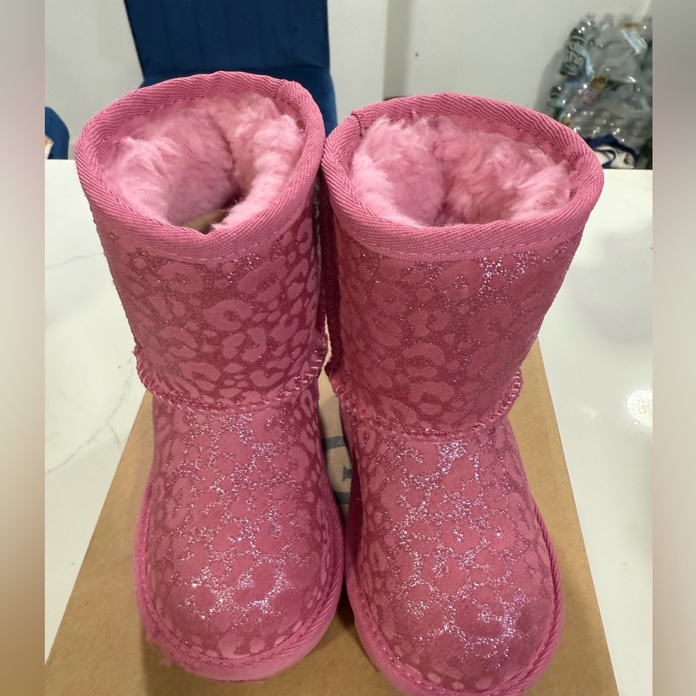 UGG Glitter leopard